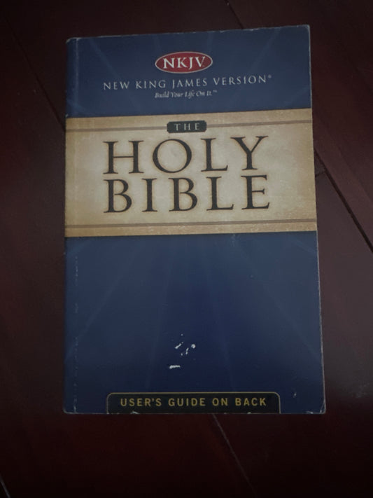 The Holy Bible: New King James Version (NKJV) Paperback