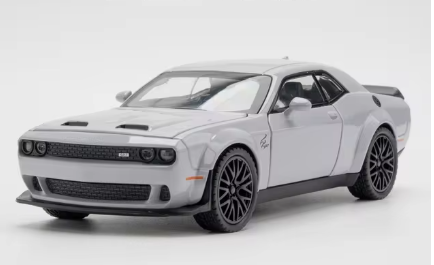 1/32 Challenger Helncat SRT diecast, light, sound & pull back action.